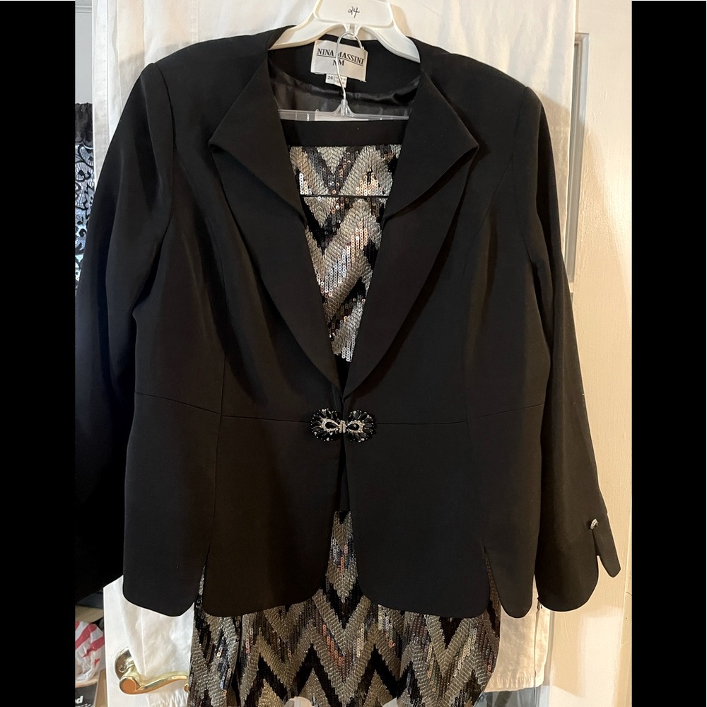 Size 22W Black and Gold  3 piece suit.